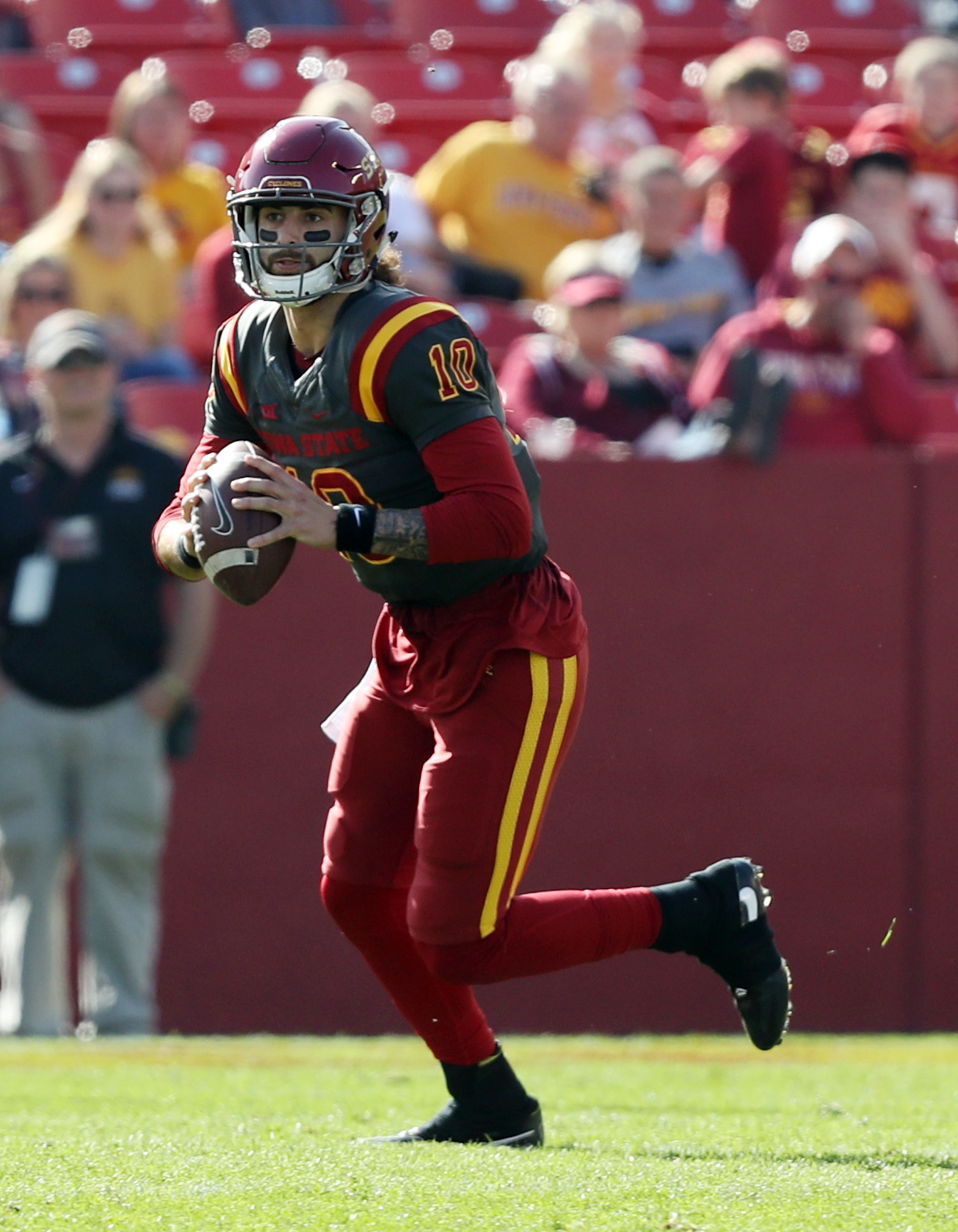 Oct 29, 2016; Ames, IA, USA; Iowa State Cyclones quarterback Jacob Park (10) looks to pass against the Kansas State Wildcats at Jack Trice Stadium. Mandatory Credit: Reese Strickland-USA TODAY Sports