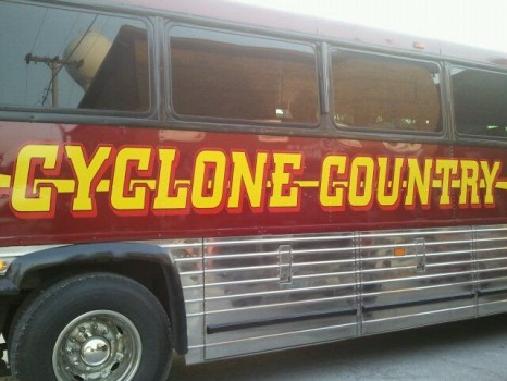 Cyclone bus 466x350