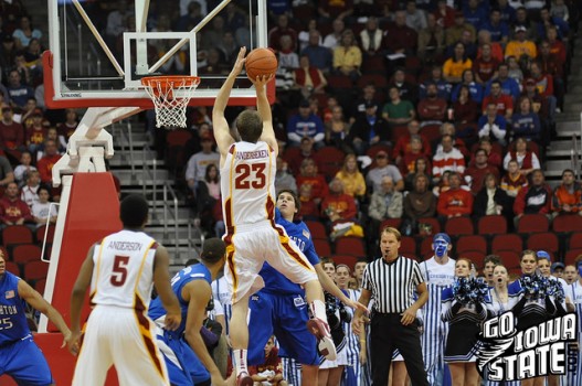 Jamie Vanderbeken shoots vs Creighton 2010 527x350