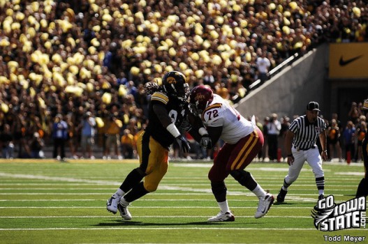 Kelechi Osemele blocks Adrian Clayborn 527x350