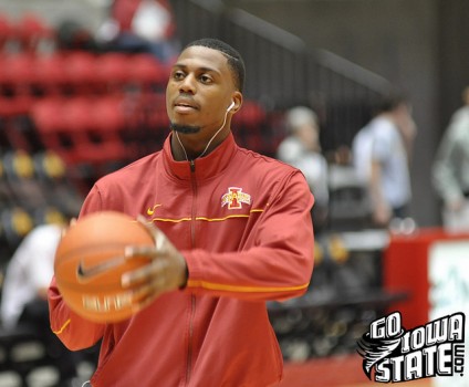 Melvin Ejim warm up 424x350