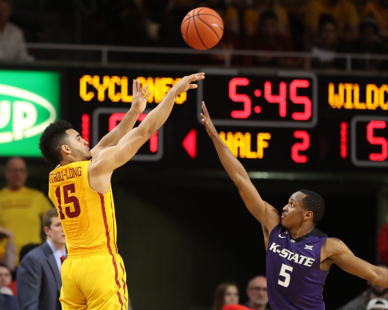 Naz supports charity; bows out in the first round of college 3-point contest