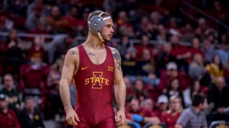 WRESTLING. No. 16 Iowa State defeats SDSU on the road, 22-17