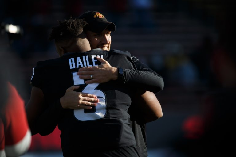 JaQuan Bailey announces that he is going pro
