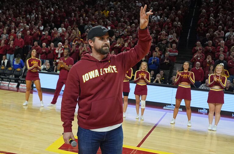 Iowa State lands seven transfers from Washington State on Monday