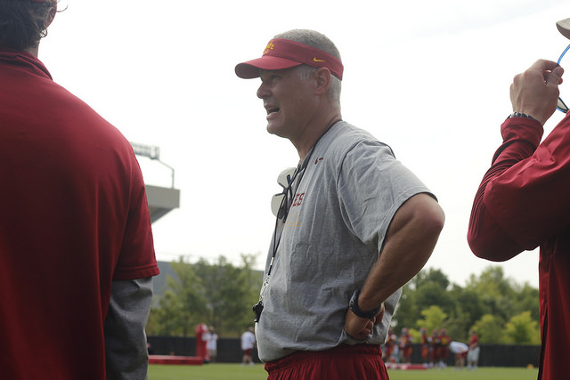 Camp Insider: Rhoads focusing on linebackers in scrimmage